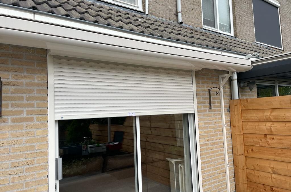 Rolluik met somfy motor geplaatst Houten